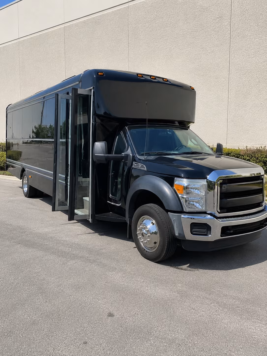 Glendale Homecoming & Prom Party Bus Rentals