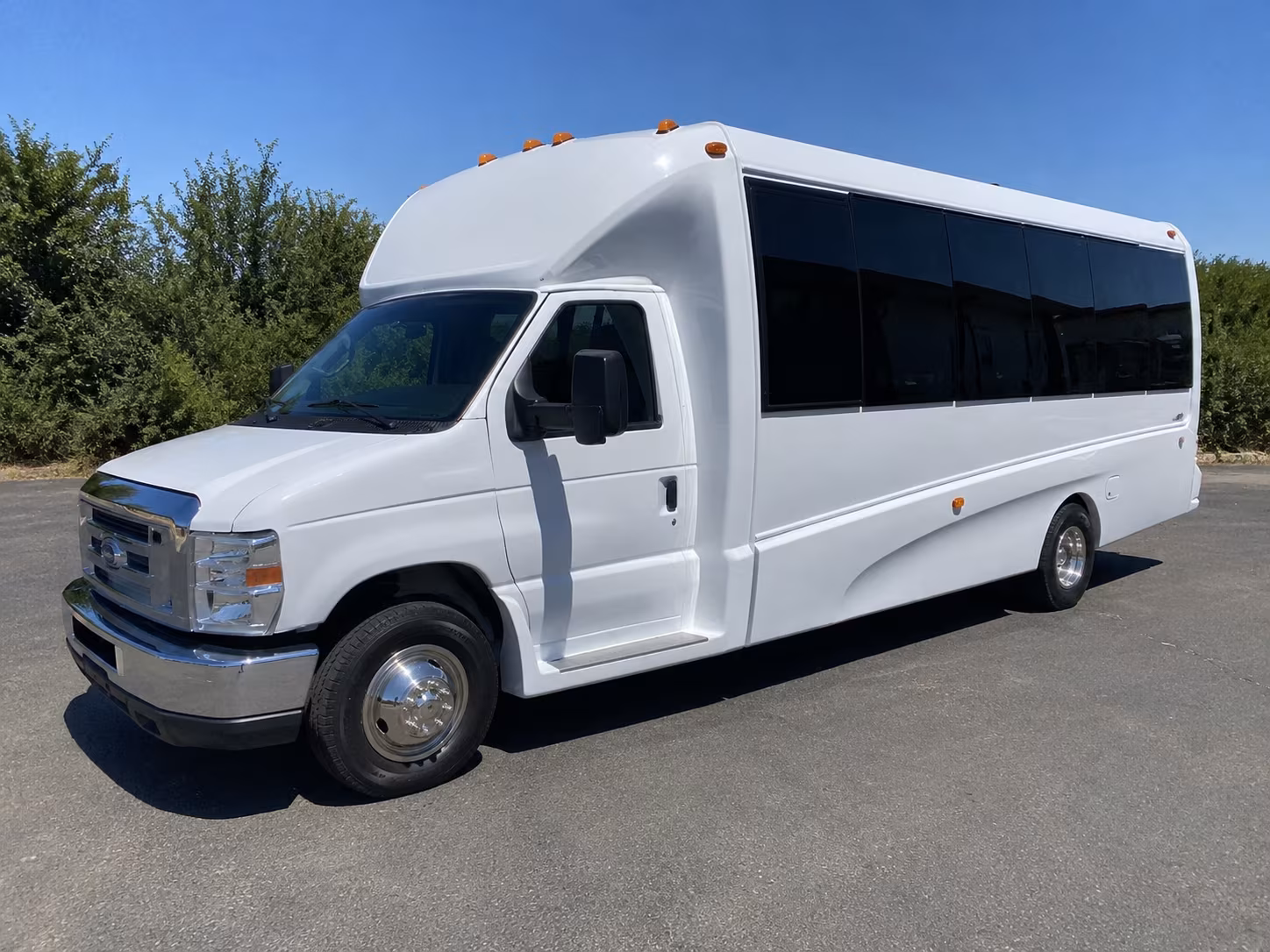 Palmdale Birthday, Sweet 16, & Quinceañera Transportation party bus interior